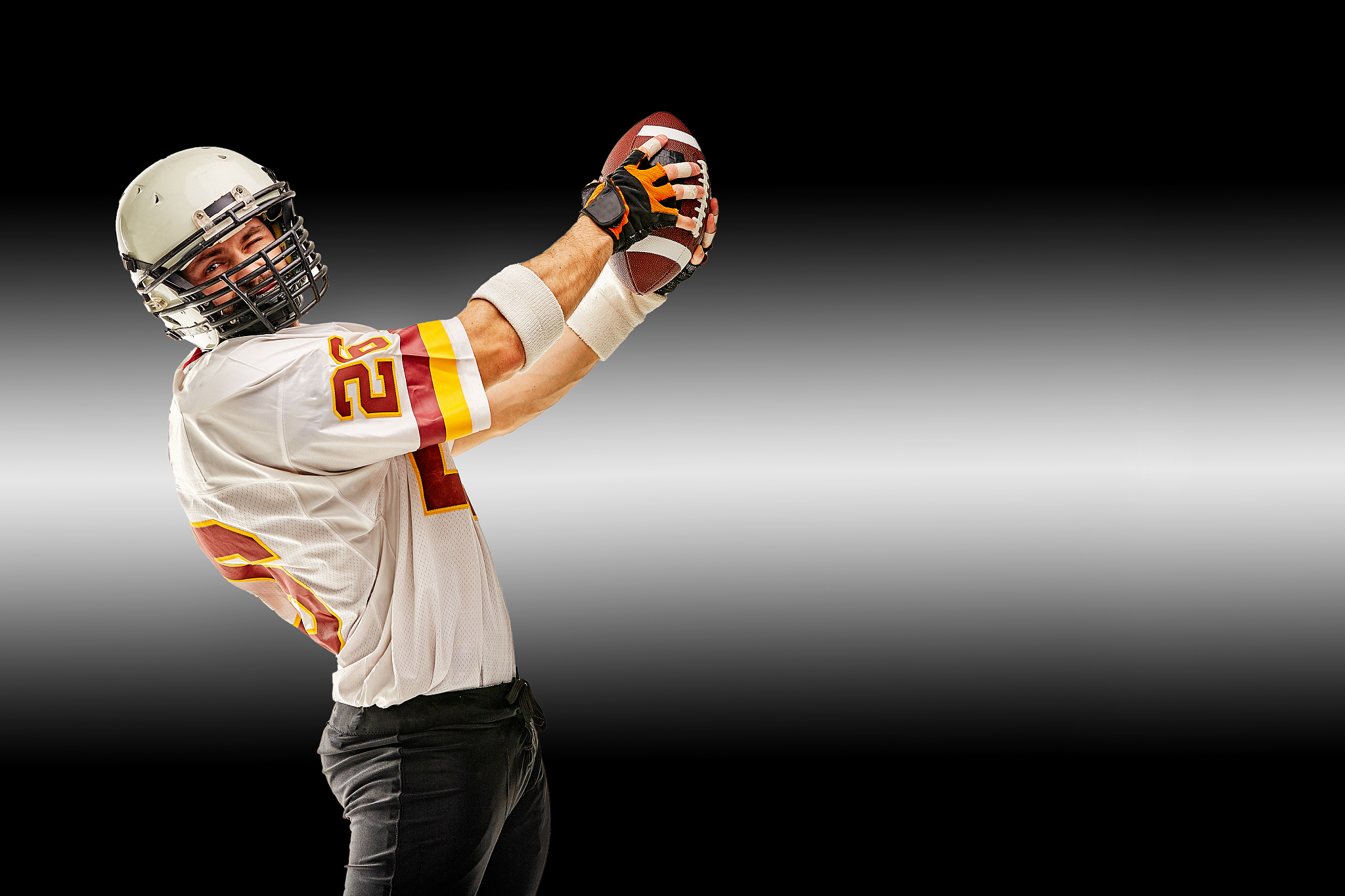 开云体育app-焦点大战：橄榄球上演巅峰碰撞