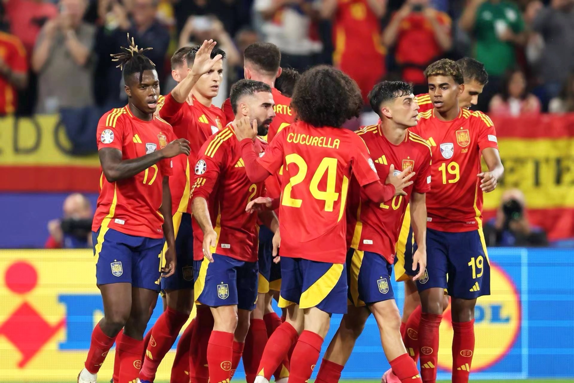 欧洲杯总决赛即将打响，冠军归属成谜的简单介绍