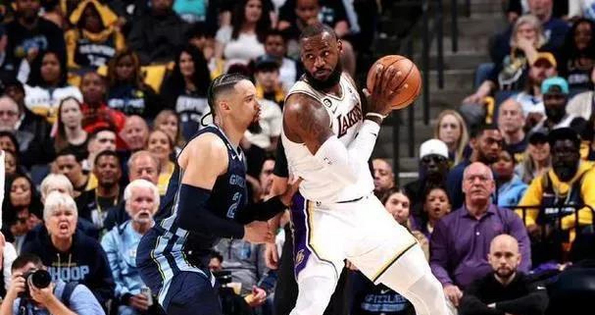 关于湖人完胜福建队,莫兰特扛起全队的信息 关于湖人完胜福建队,莫兰特扛起全队的信息