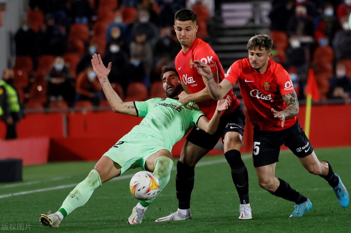 丹麦队绝杀韩国队，黄鸭组合带队取胜