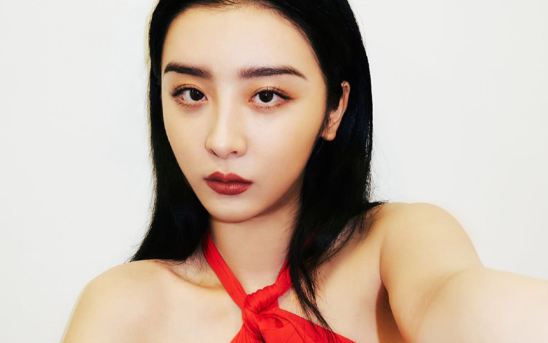 F1新赛季揭幕战之夜，爱德华兹展现巨星价值