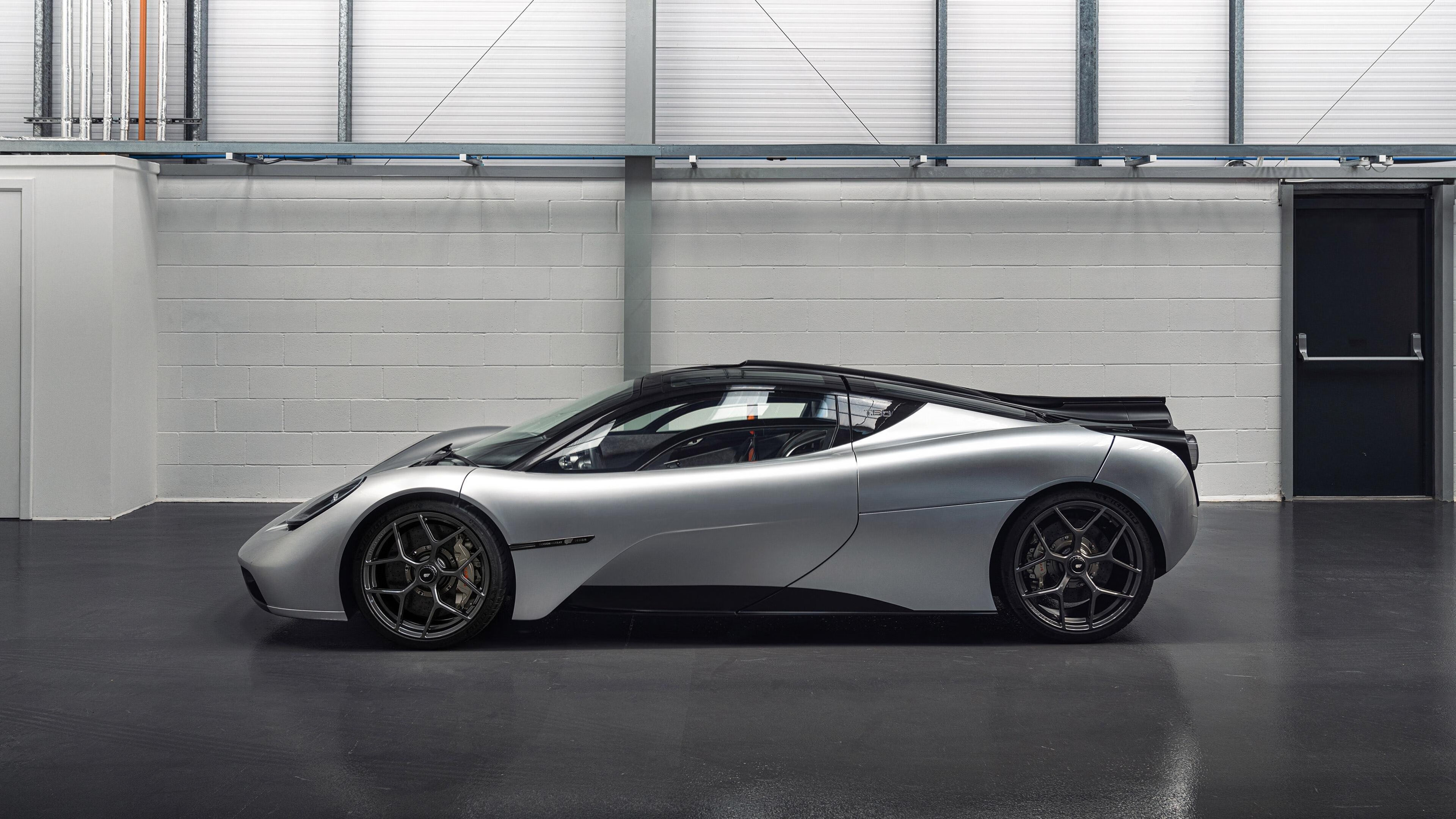 圣西罗的翡翠风暴，当爱尔兰铁骑碾过罗马，莱奥在欧冠之夜加冕为王