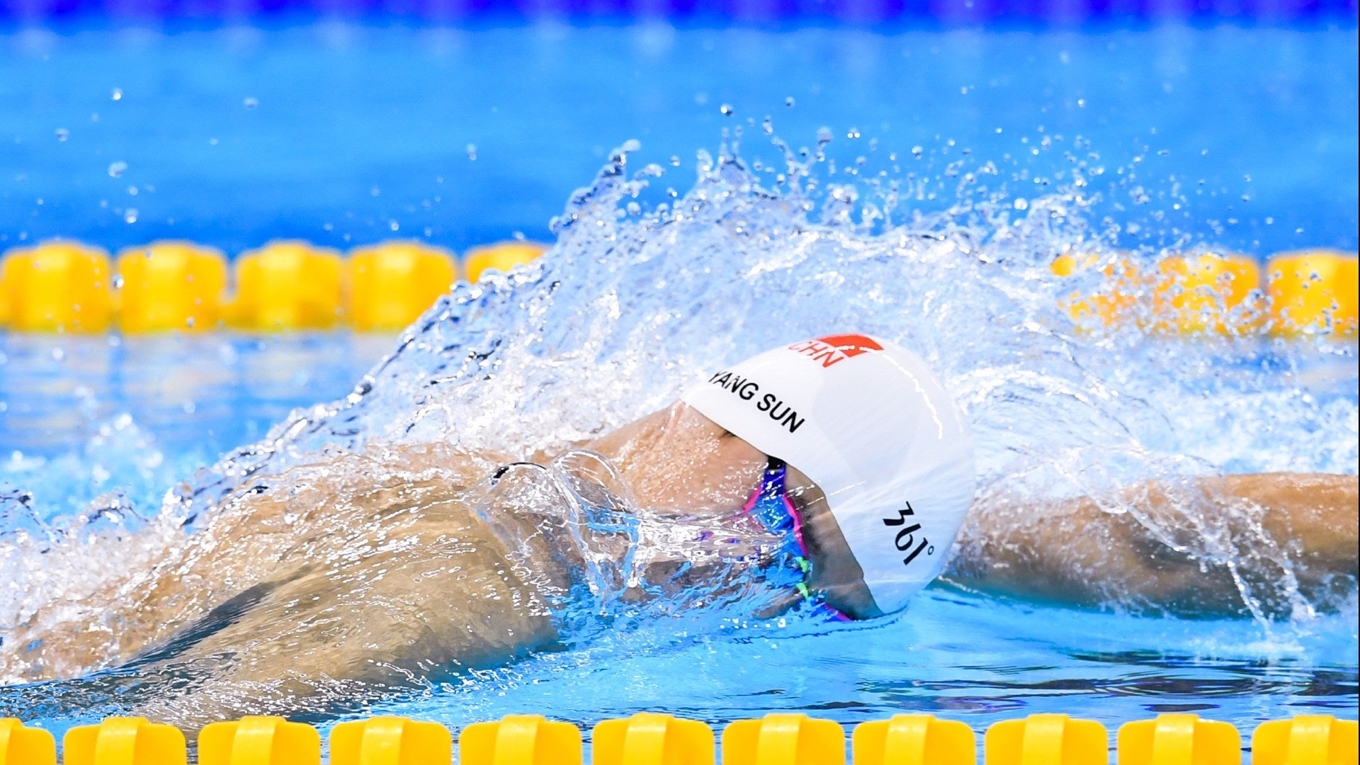 银色狂飙与绿色闪电，马里最后三圈的世纪超车