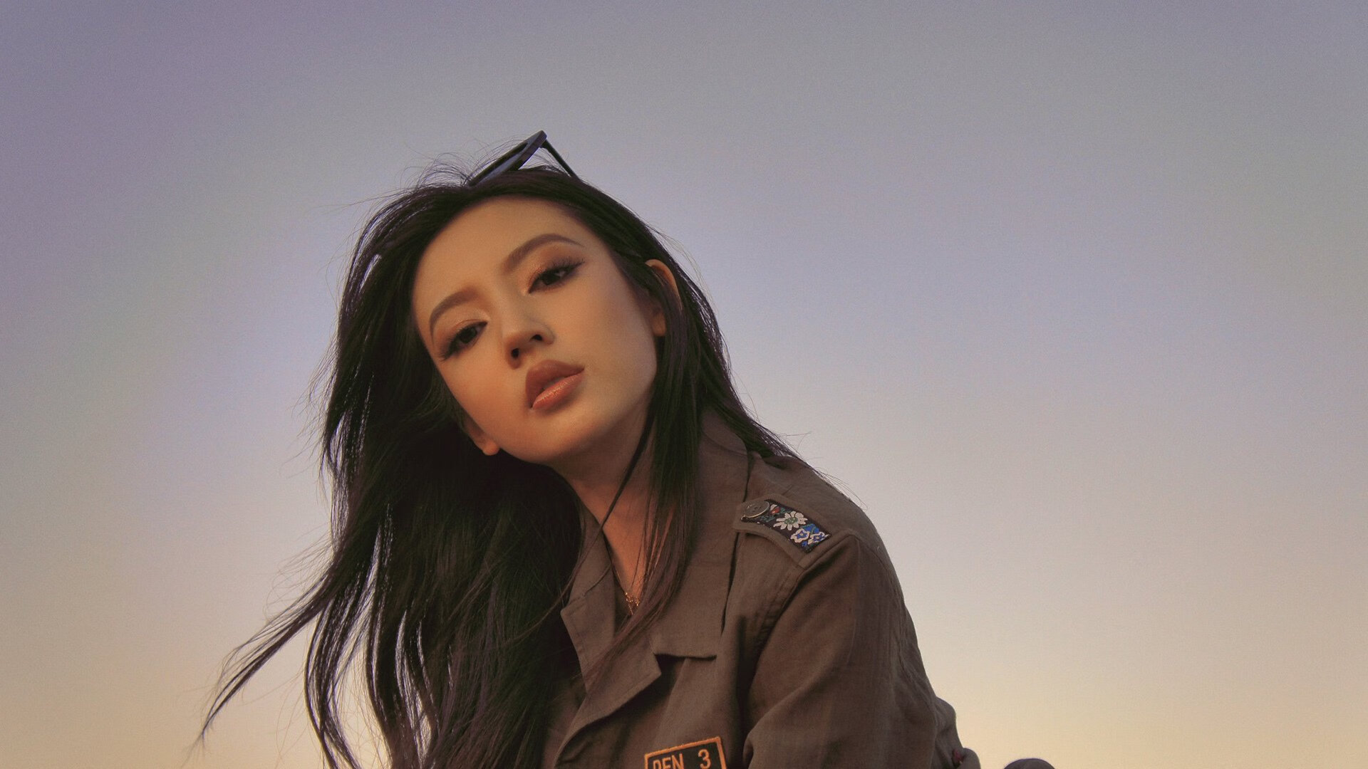 申城足球写新章，英伦争冠续旧篇